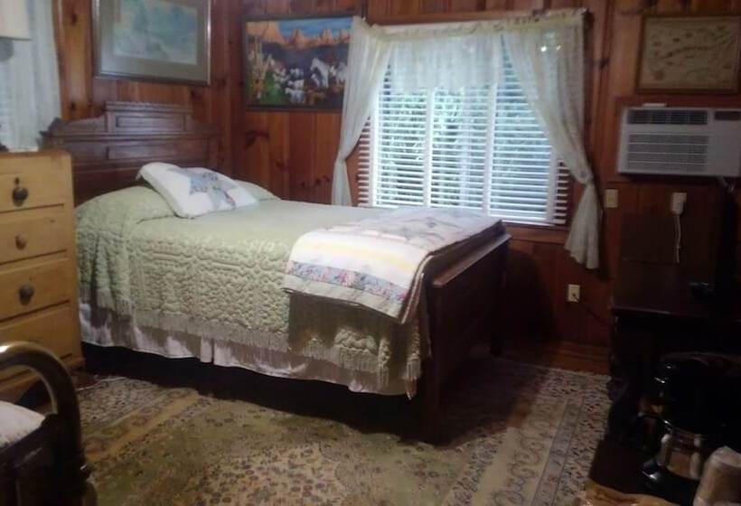 مبيت وإفطار The Inn At Brevard