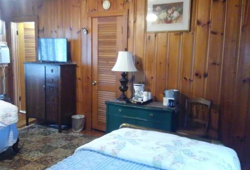 مبيت وإفطار The Inn At Brevard