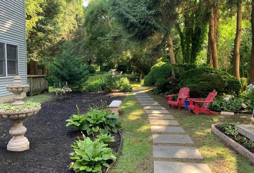 مبيت وإفطار The Lily Inn  Burlington