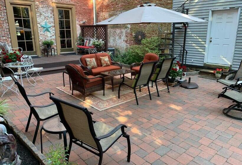 مبيت وإفطار The Lily Inn  Burlington