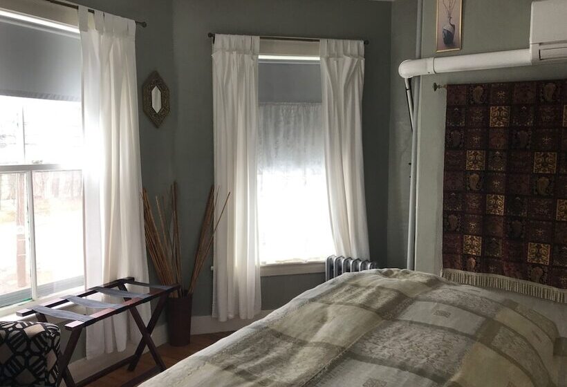 مبيت وإفطار The Monadnock Inn