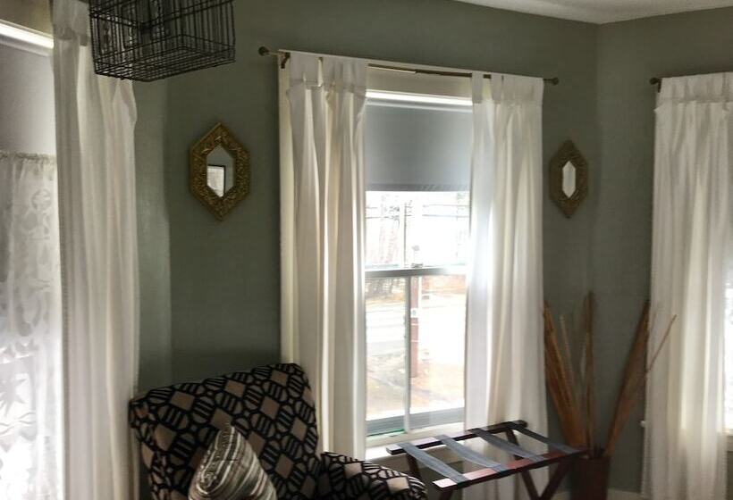 مبيت وإفطار The Monadnock Inn