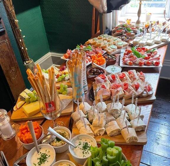 Bed and Breakfast The Old Registry Guest House