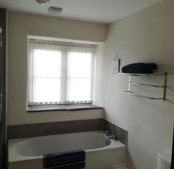 צימר Tregolls Farm Bed&Breakfast