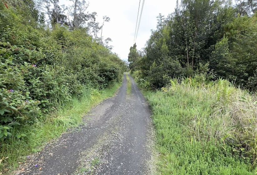 צימר Volcano Forest Inn