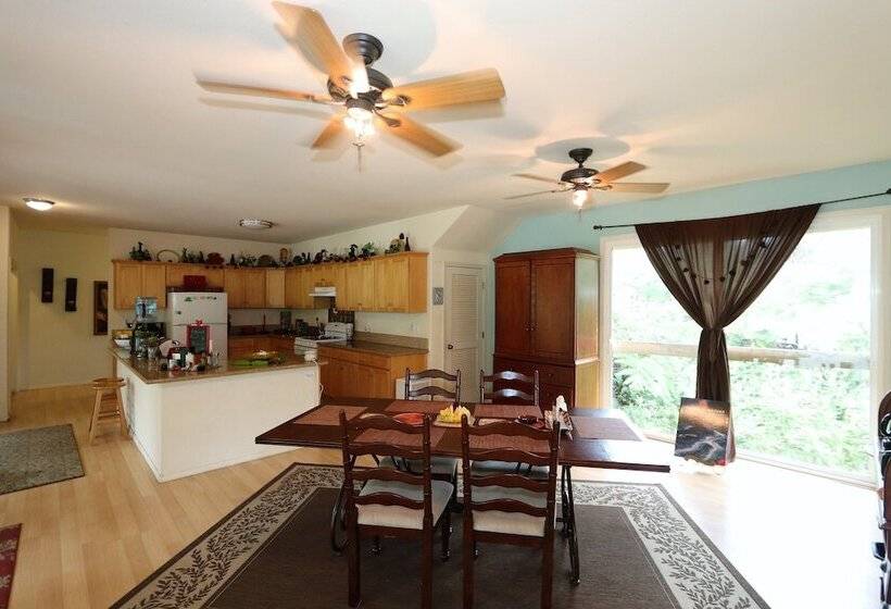 צימר Volcano Forest Inn