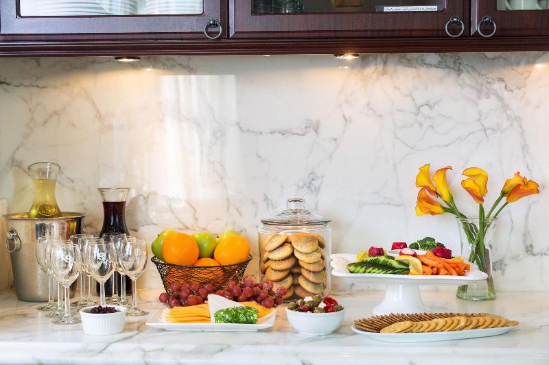 مبيت وإفطار West Cliff Inn, A Four Sisters Inn