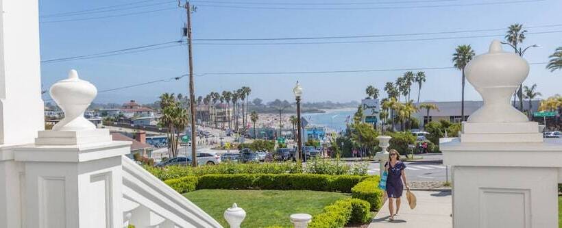 مبيت وإفطار West Cliff Inn, A Four Sisters Inn