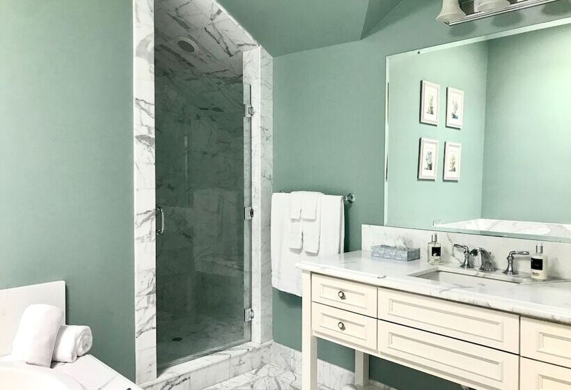 مبيت وإفطار West Cliff Inn, A Four Sisters Inn