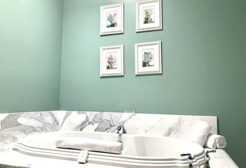 مبيت وإفطار West Cliff Inn, A Four Sisters Inn