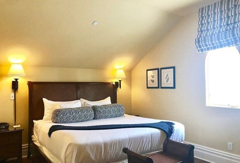 مبيت وإفطار West Cliff Inn, A Four Sisters Inn