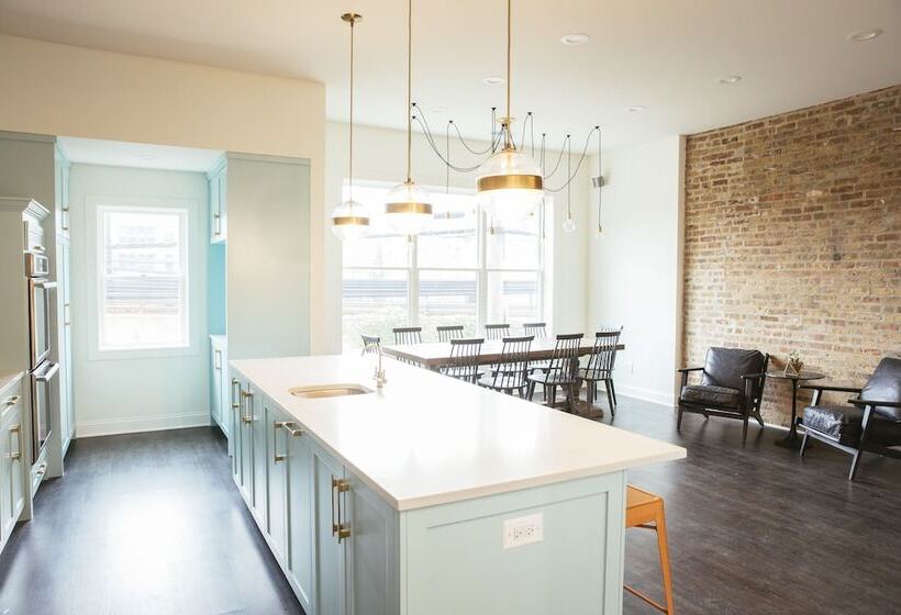 تختخواب و صبحانه Wicker Park Inn