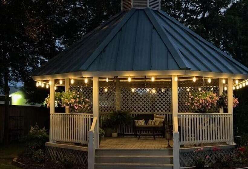 Bed and Breakfast Woodbine Inn And Restaurant