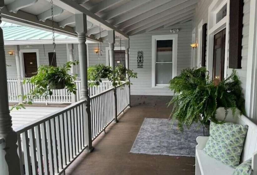 Bed and Breakfast Woodbine Inn And Restaurant