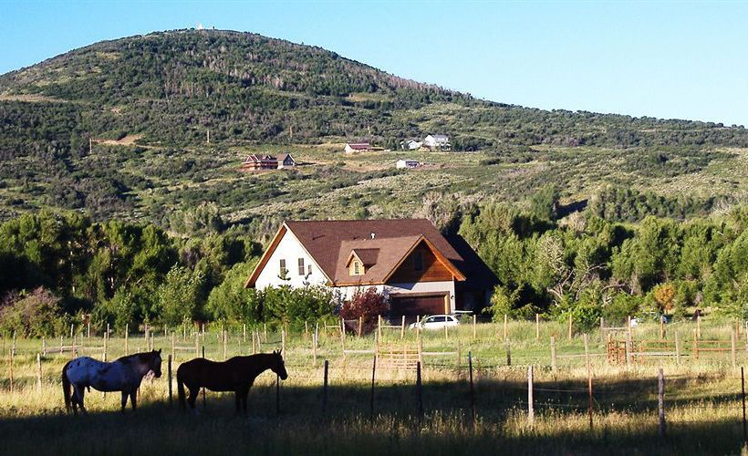 Bed and Breakfast Woodland Farmhouse Inn