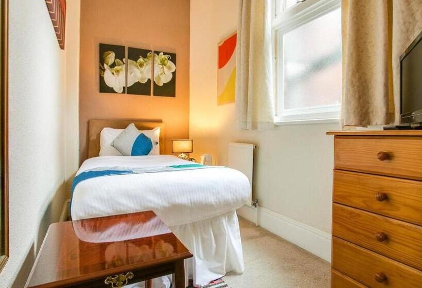 مبيت وإفطار Yardley Manor