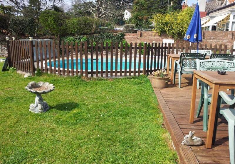 צימר Yardley Manor