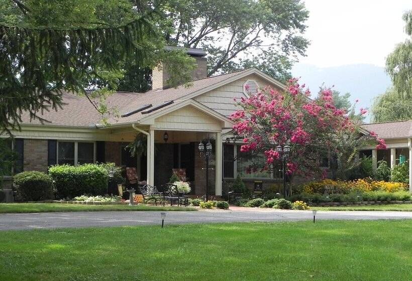 Brookside Mountain Mist Inn B&b