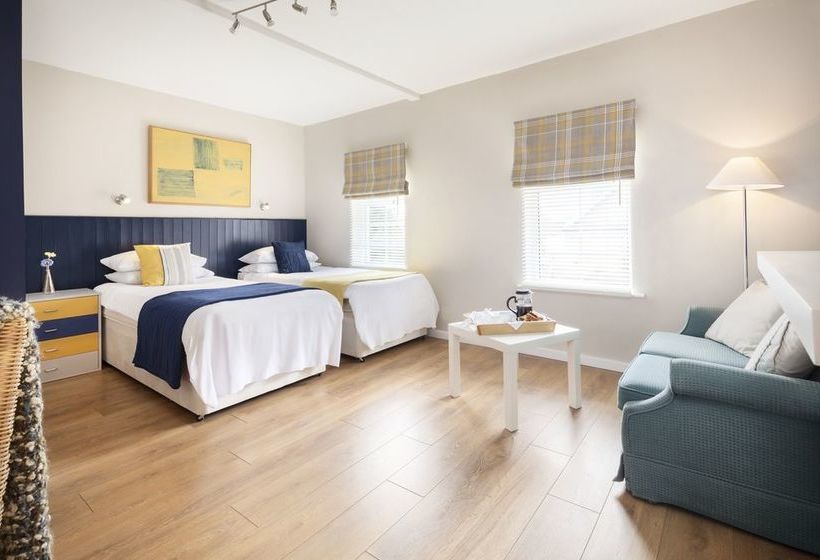 Brookside Villa - B&b