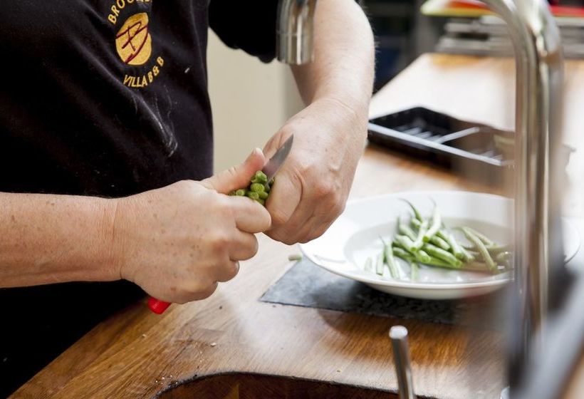 Brookside Villa - B&b