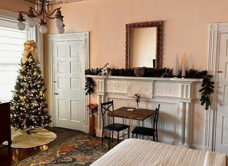 Carlisle House Bed And Breakfast