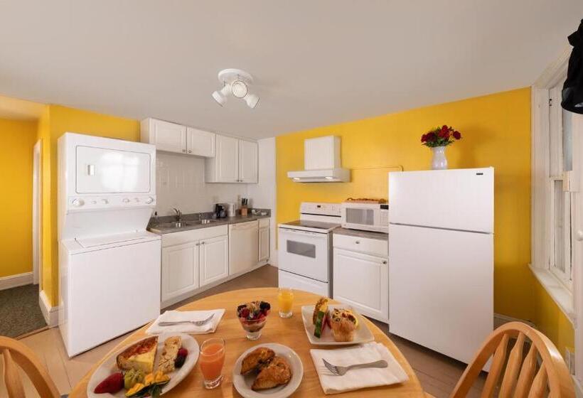 Carlisle House Bed And Breakfast