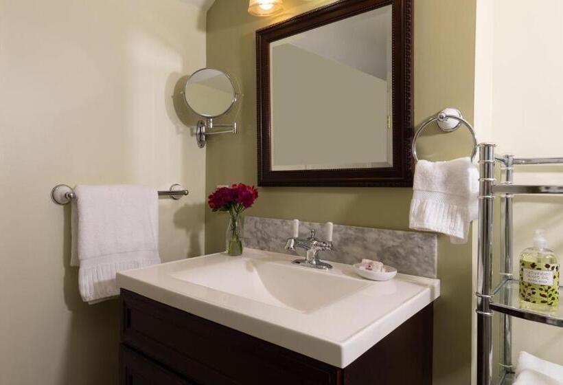 Carlisle House Bed And Breakfast