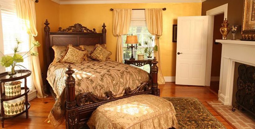 Chestnut Hill Bed & Breakfast