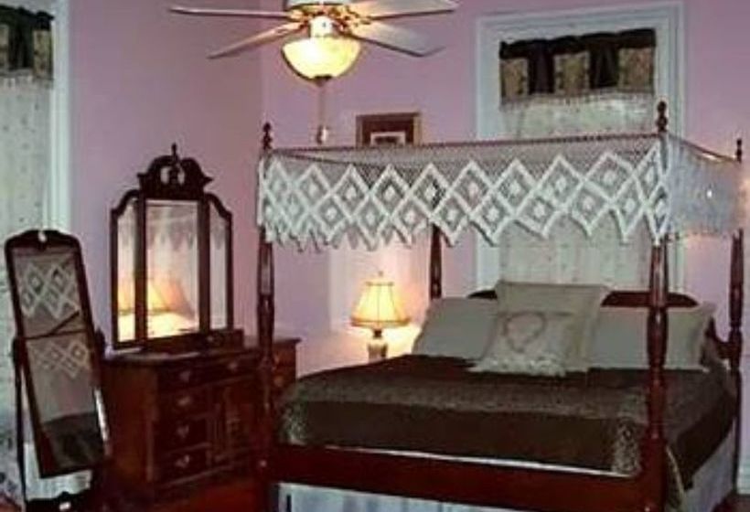 Claremont House Bed & Breakfast