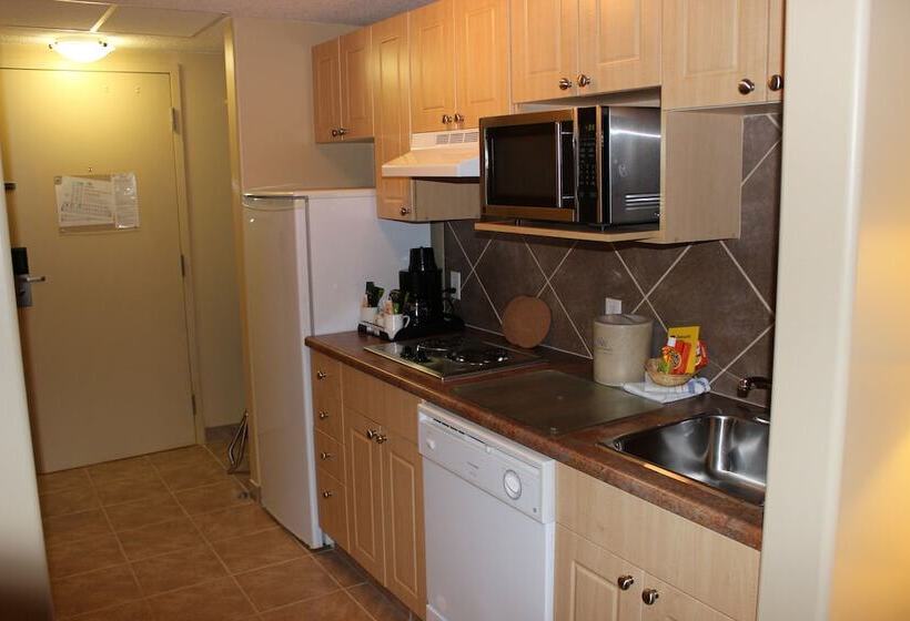 Clearwater Hotel Ltd