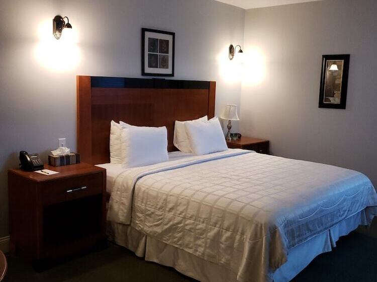 Crescent Suites