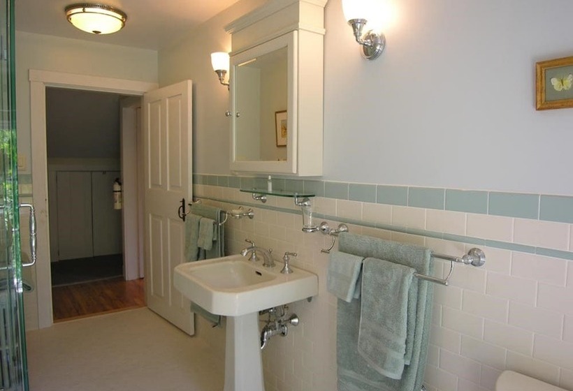 Delano Homestead Bed And Breakfast