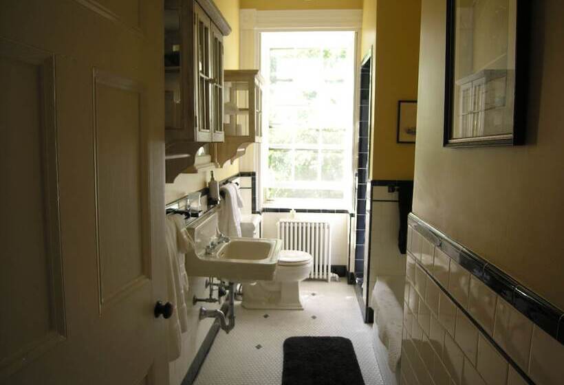 Delano Homestead Bed And Breakfast