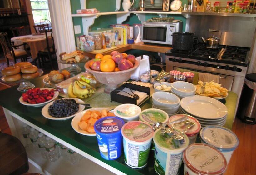 Delano Homestead Bed And Breakfast