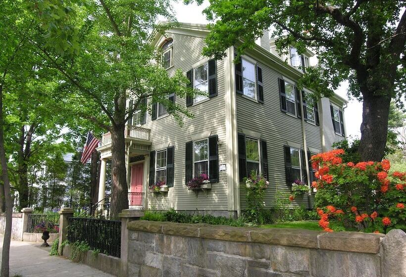 Delano Homestead Bed And Breakfast