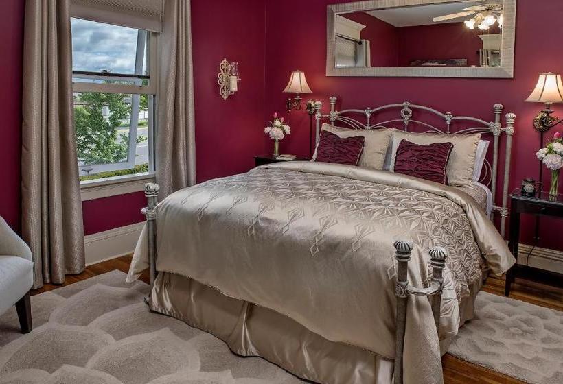 The Gibson Mansion Bed And Breakfast