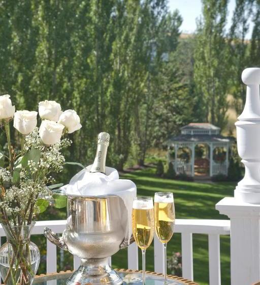 The Gibson Mansion Bed And Breakfast