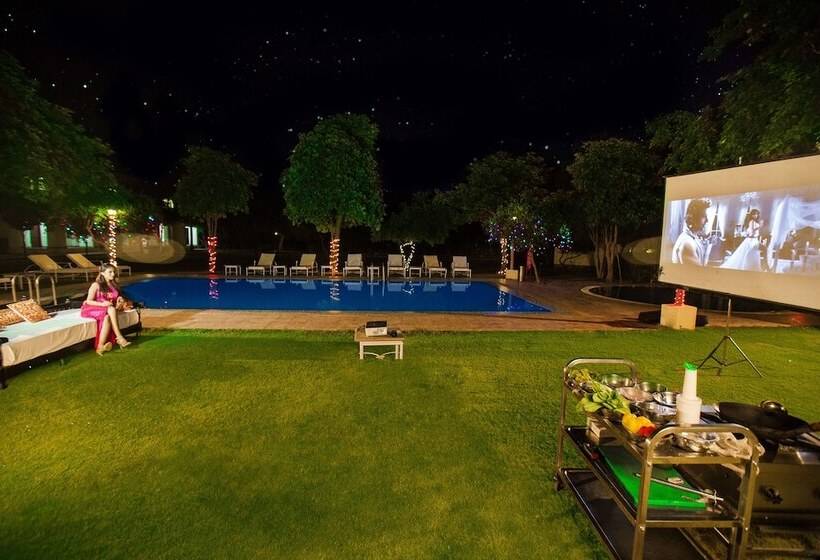 فندق Dhawala Resort By Aamod