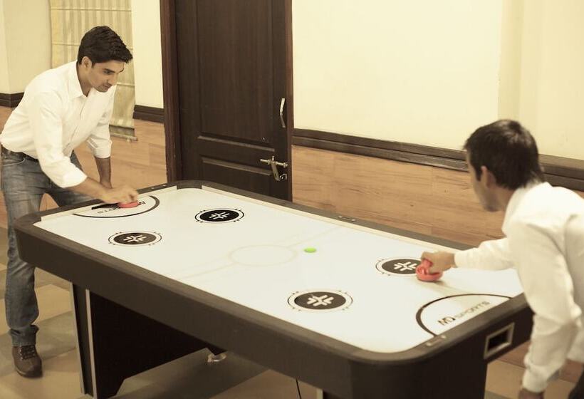 فندق Dhawala Resort By Aamod