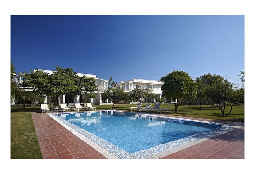 فندق Dhawala Resort By Aamod