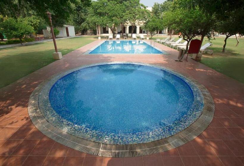 فندق Dhawala Resort By Aamod