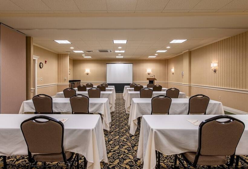 בית מלון כפרי Amish View Inn & Suites