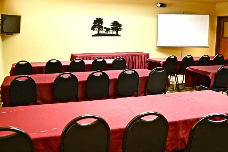 فندق Arbuckle Lodge Gillette