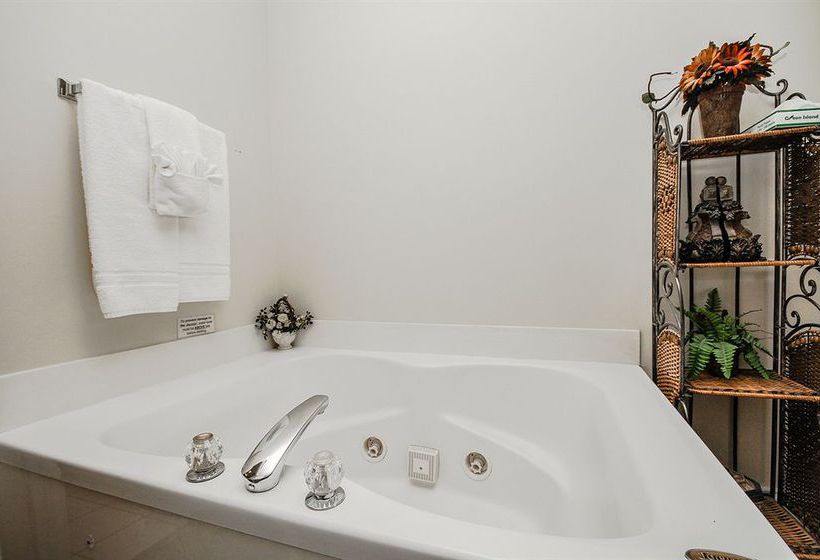 هتل Golfview Vacation Rentals at Golfview Resort