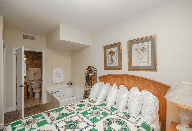 هتل Golfview Vacation Rentals at Golfview Resort