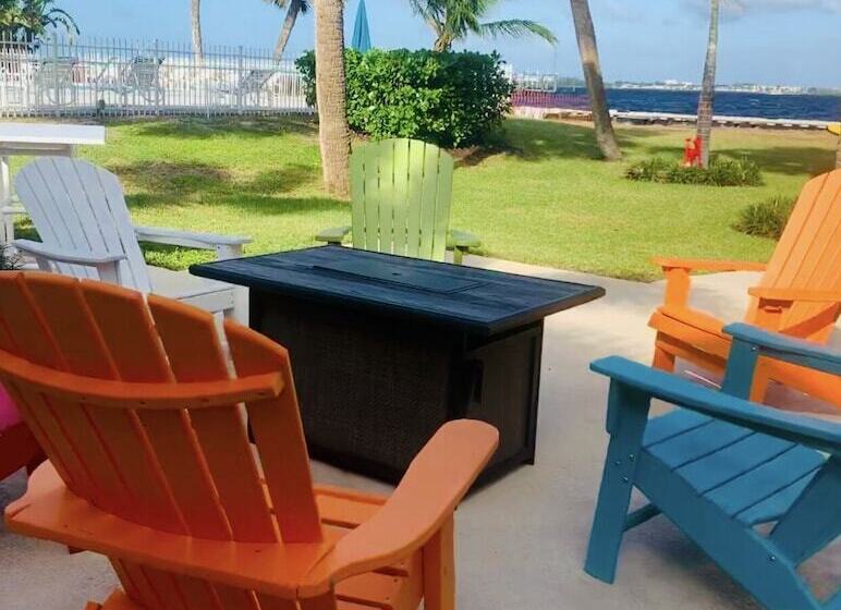 فندق Caribbean Shores Waterfront Resort