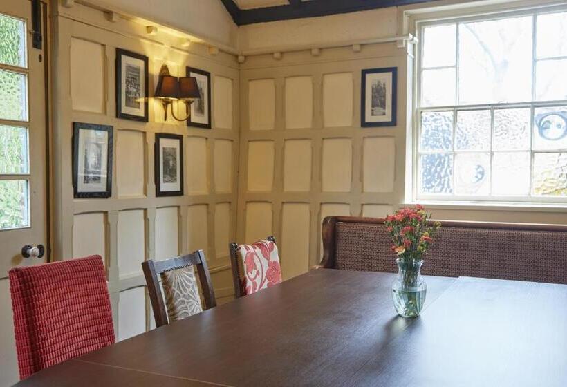 فندق Chequers Inn By Greene King Inns