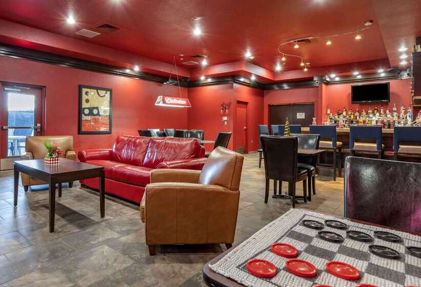 هتل Comfort Inn Bentonville  Crystal Bridges