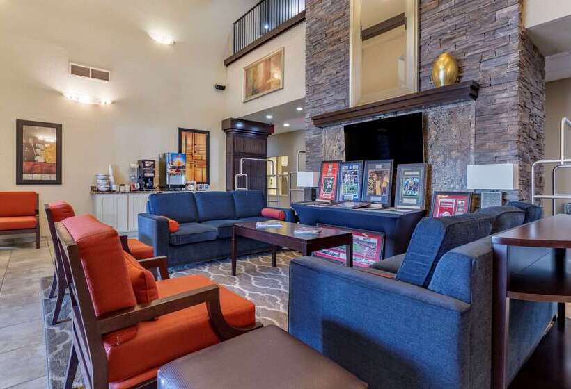 هتل Comfort Inn Bentonville  Crystal Bridges