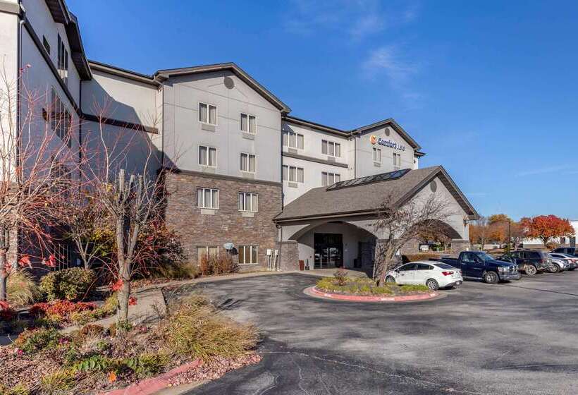 هتل Comfort Inn Bentonville  Crystal Bridges